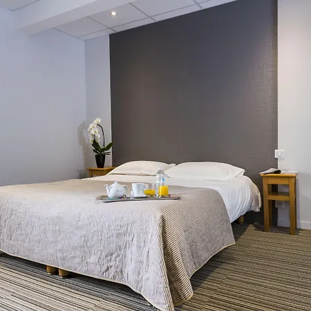Logis Le Relais Отель 2*
