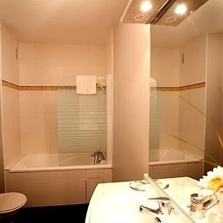 Hotel Logis Le Relais 2*