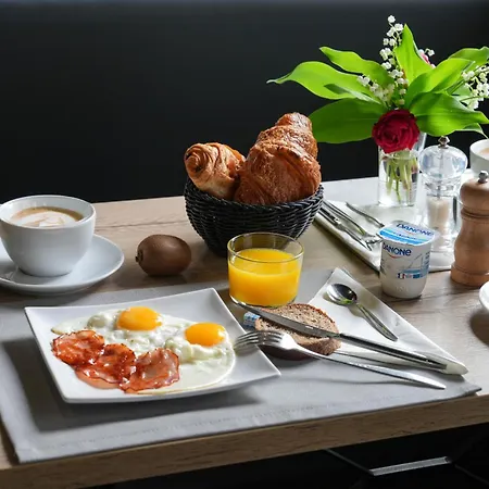 Logis Le Relais Отель 2*