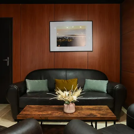 Отель Logis Le Relais 2*