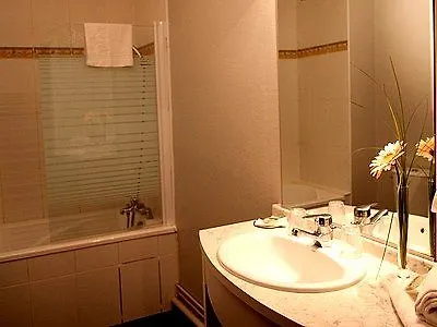 Logis Le Relais Отель Бискаррос