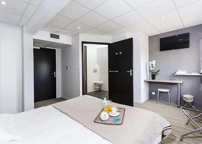 Hotel Logis Le Relais 2*