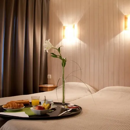 Logis Le Relais Hotel 2*