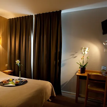 Logis Le Relais Hotel 2*