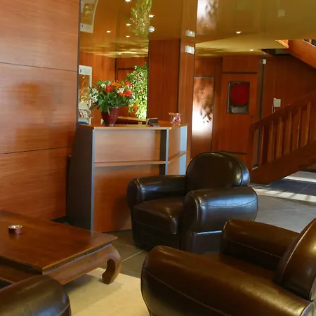 Logis Le Relais 2* ביסקארוס