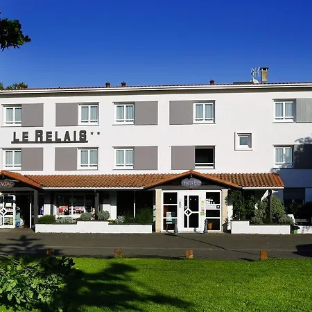 מלון Logis Le Relais 2*