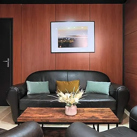 Logis Le Relais 2* ביסקארוס