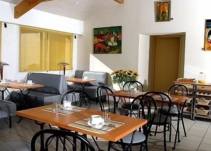 Hotel Logis Le Relais 2*