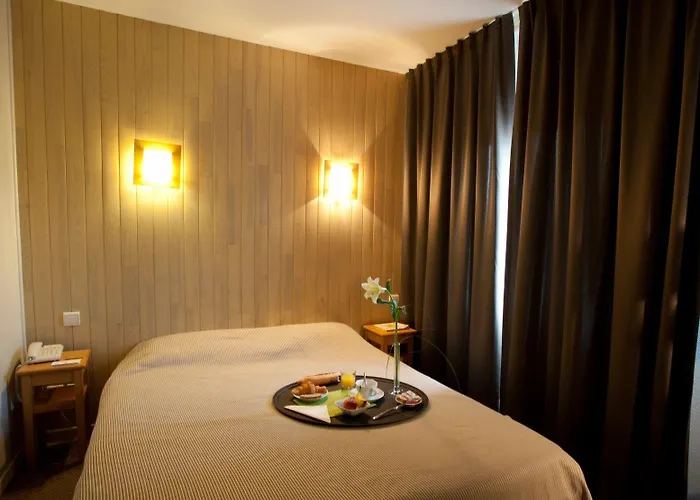 Hotel Logis Le Relais 2*